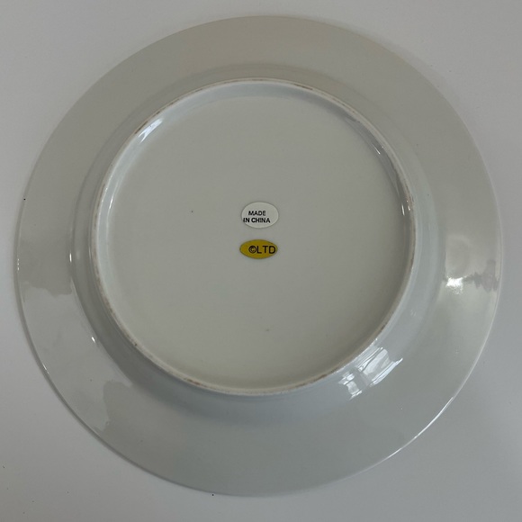 Santa’s Reindeer Vixen Desert Salad Plate 8.25” - Picture 3 of 3